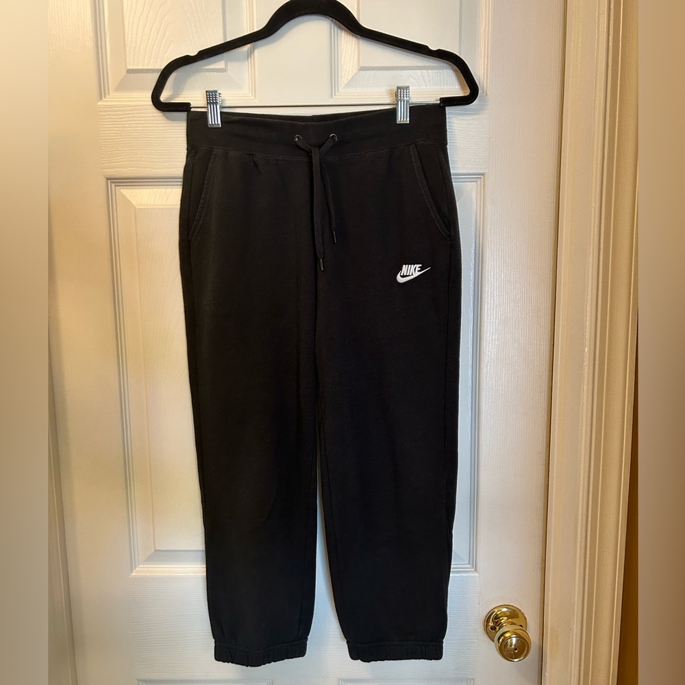Women’s Nike Black Cropped Sweatpants